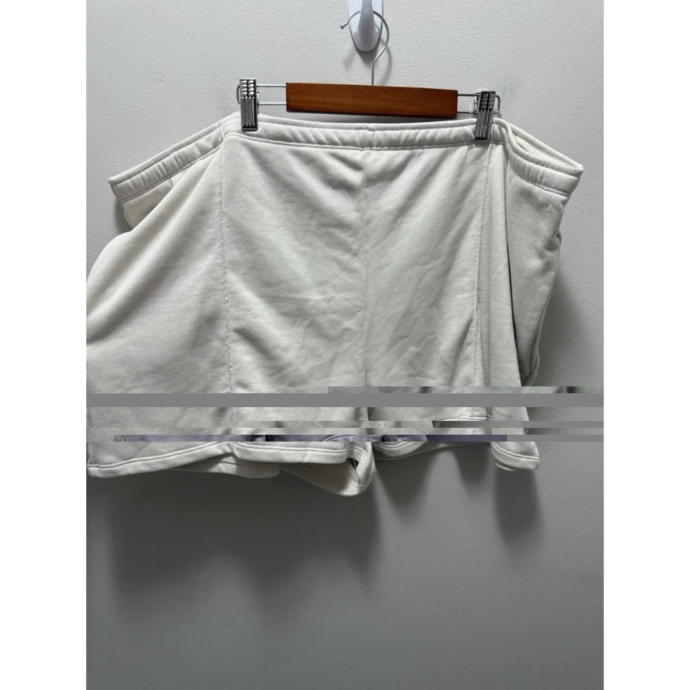 Nike Chill Terry‎ High-Waisted Shorts Women 3XL Tall Ivory/Cream NWT Flaw